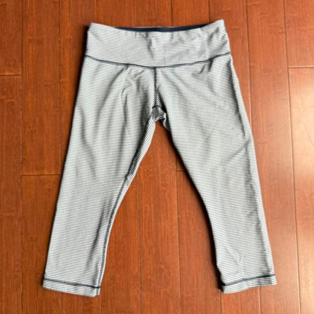 Lululemon Black‎ and White Cropped Leggings